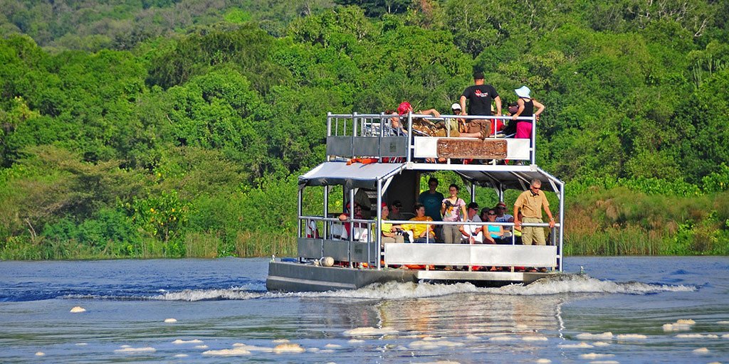 Boat cruise on the Kazinga Channel in Queen Elizabeth National Park